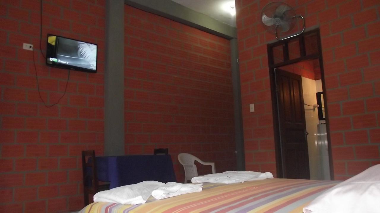Hotel Ambaibo Rurrenabaque Exterior foto